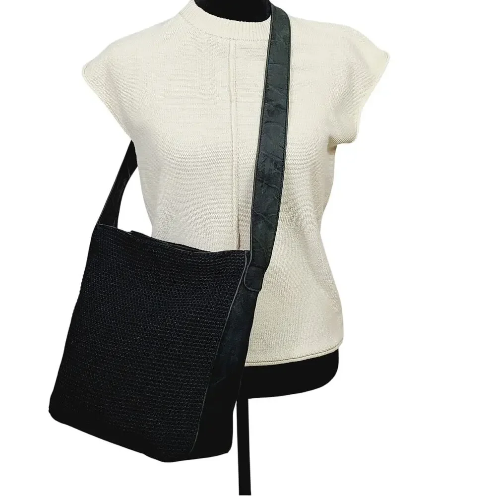 The SAK Black Crochet Knit Boho Shoulder Handbag Purse Bag Hippie PRE-OWNED - Picture 2 of 10